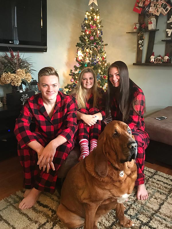 Flannels, Hounddog and Country Christmas